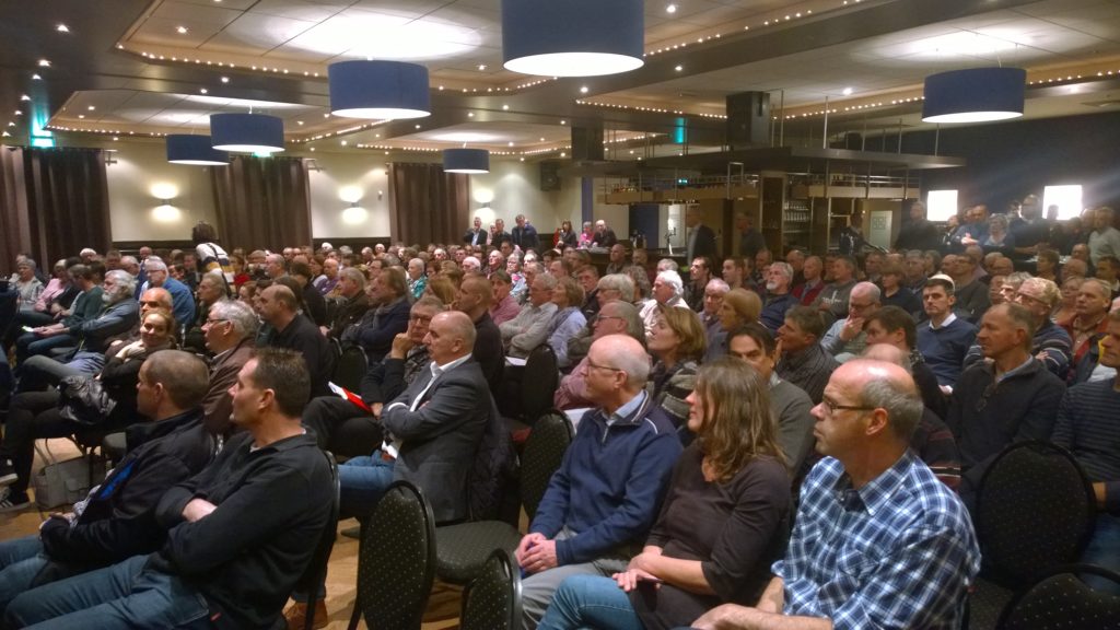 Volle zaal in de Rijen